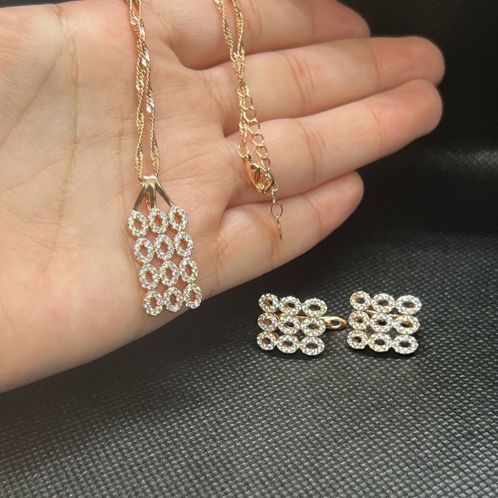 Radiant Elegance: 585 Rose Gold Plated Necklace with Zircon Accents" - Picture 11 of 15